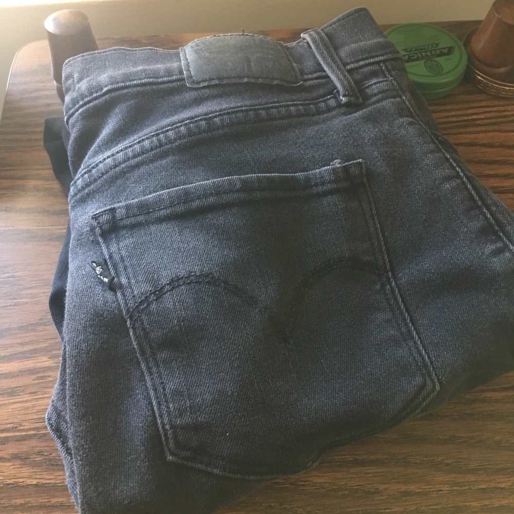 Levi’s 311 High Rise Shaping Skinny!